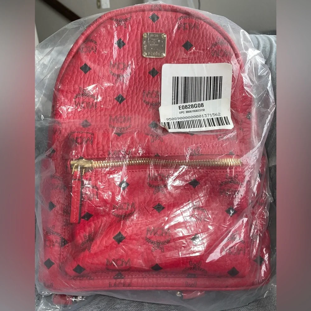 MCM VISETOS SMALL STARK SIGNATURE MONOGRAM LOGO BACKPACK BOOKBAG RUBY RED $720 - Picture 12 of 16